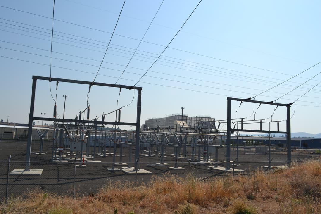 Google duomenų centro pastatas ir elektros pastotė The Dalles mieste, Oregone