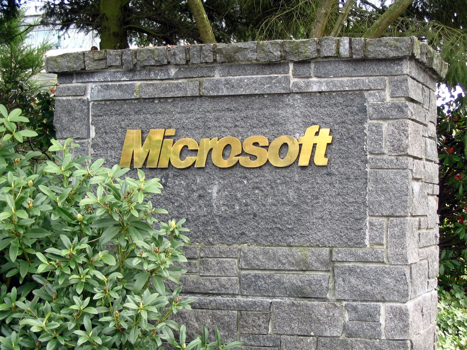 „BlueHammer“: ransomware grupės ėmė ginkluoti „Microsoft Defender“ spragą — ką daryti dabar