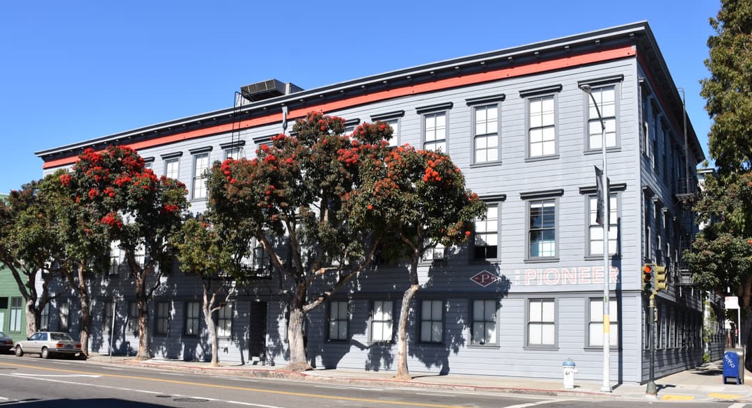 „OpenAI“ būstinė Pioneer Building pastate San Franciske