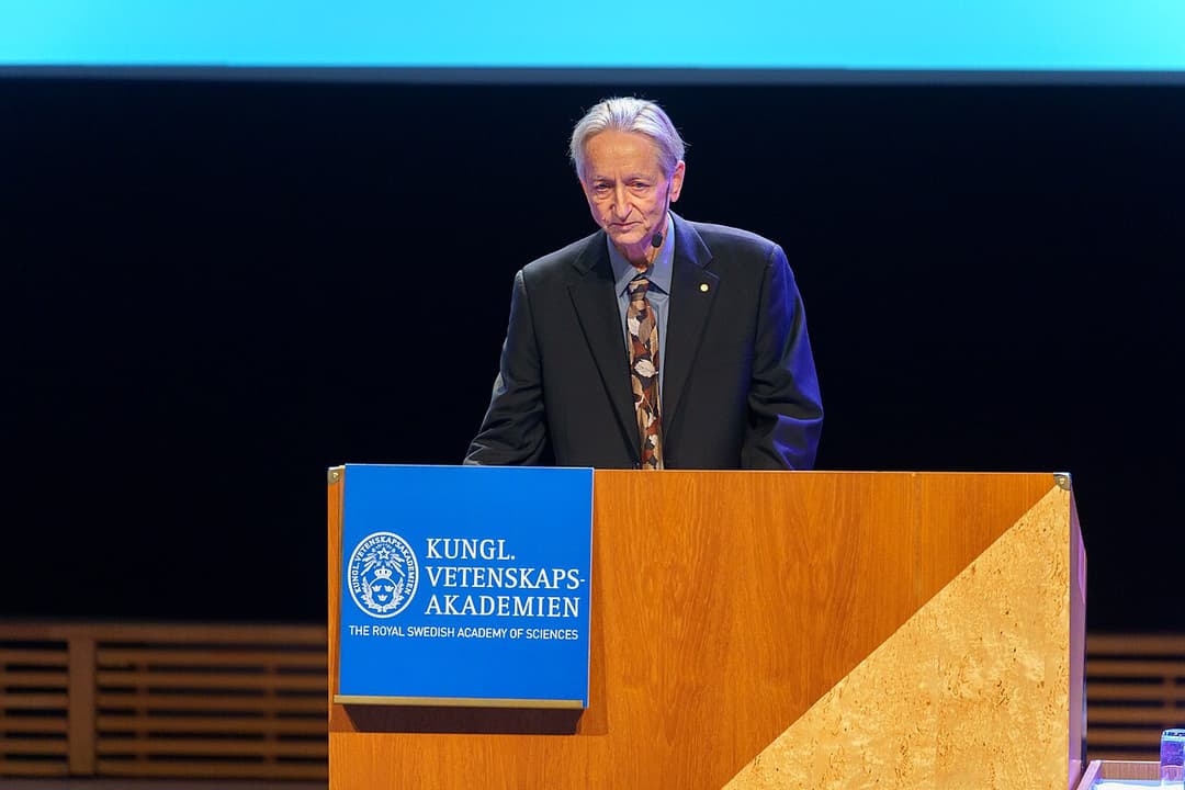 Geoffrey Hinton kalba 2024 metų Nobelio paskaitose